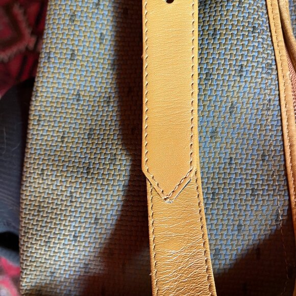 🇫🇷 Yves Saint Laurent Vintage Leather Sling Style Shoulder Bag - RARE! - Picture 13 of 16